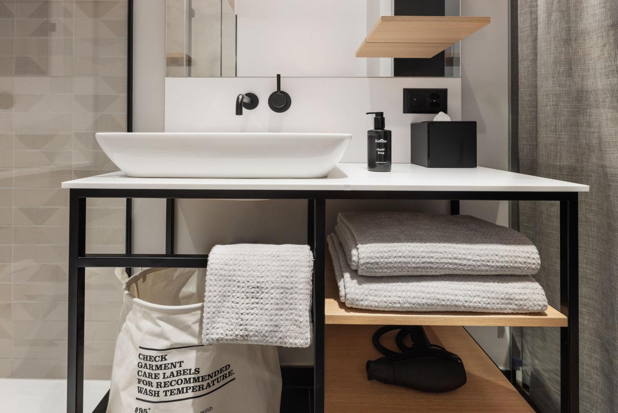 Stay Kooook Geneva City - Online Check In New Opening Buitenkant foto